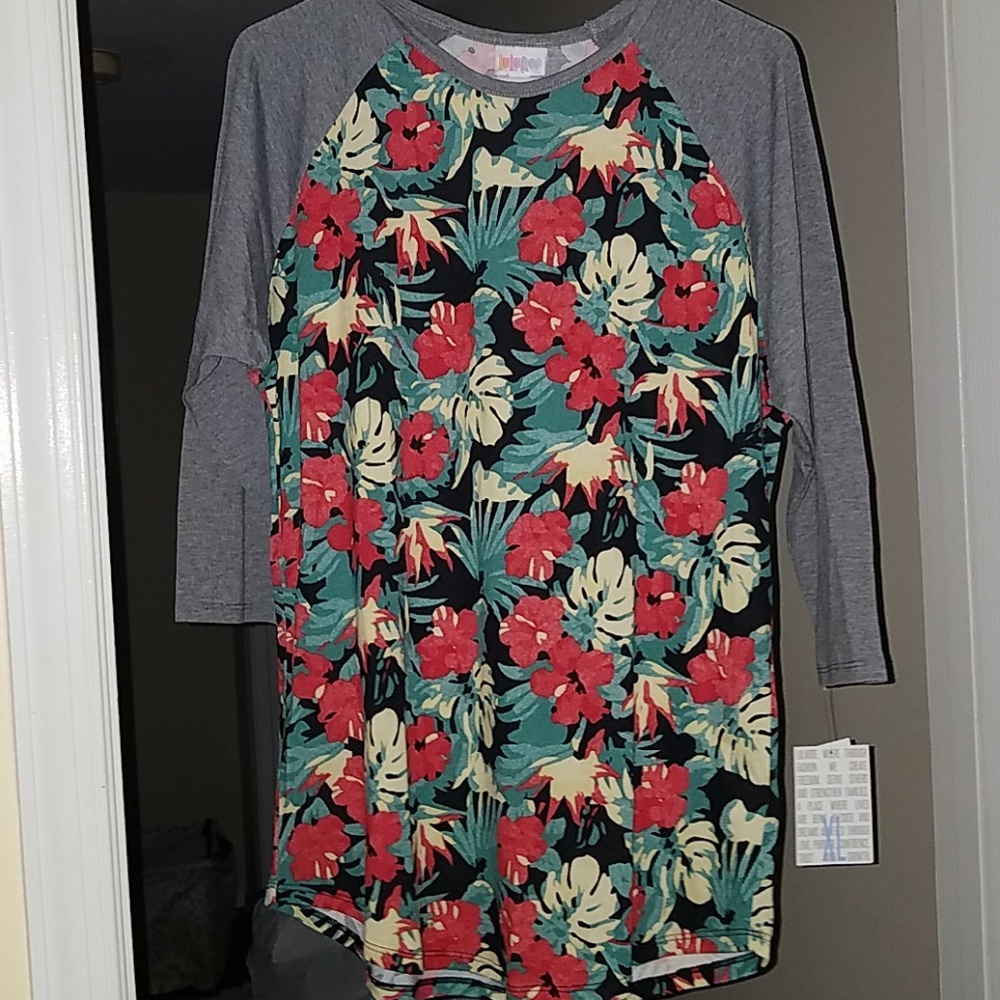 Brand new XL Lularoe Randy Tee